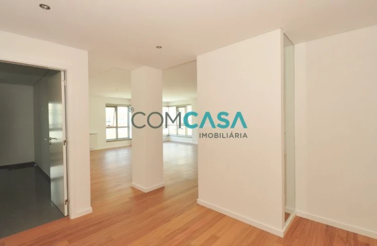 Apartamento T4 para Venda em Ramalde Foto 27