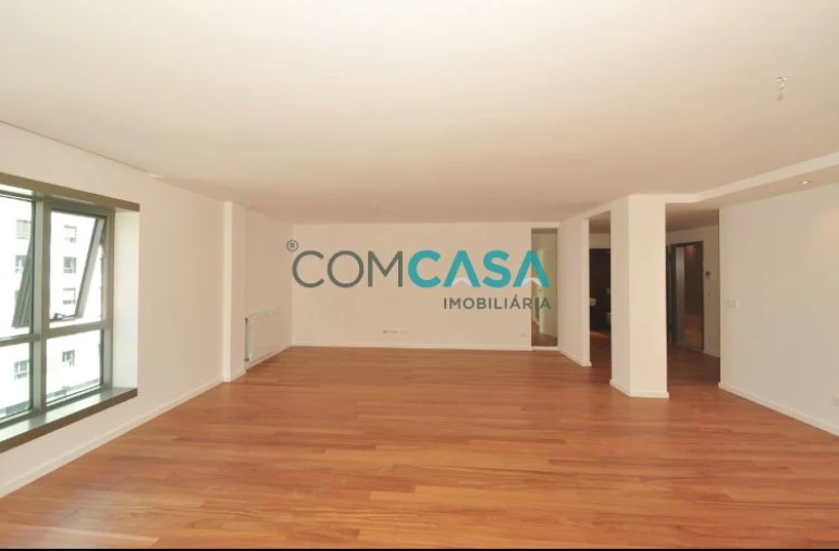 Apartamento T4 para Venda em Ramalde Foto 18