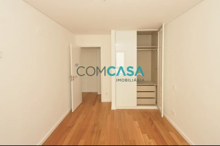 Apartamento T4 para Venda em Ramalde Foto 9