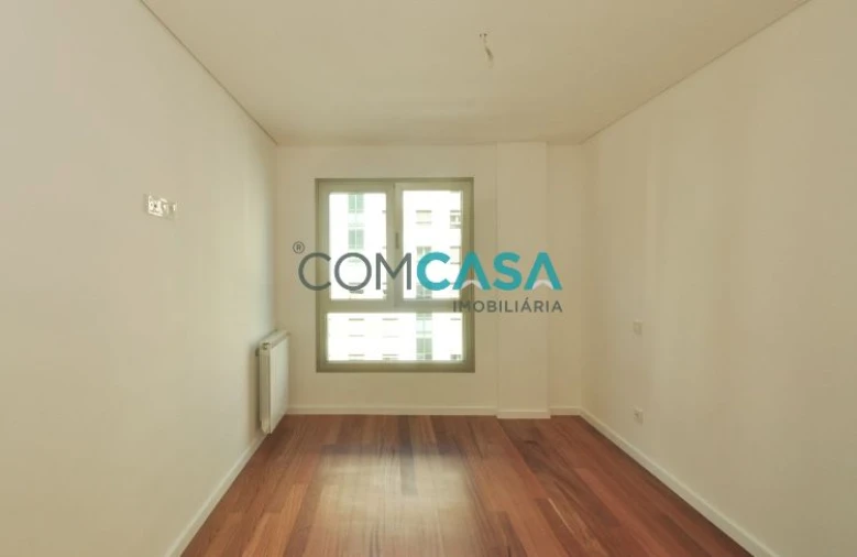 Apartamento T4 para Venda em Ramalde Foto 15