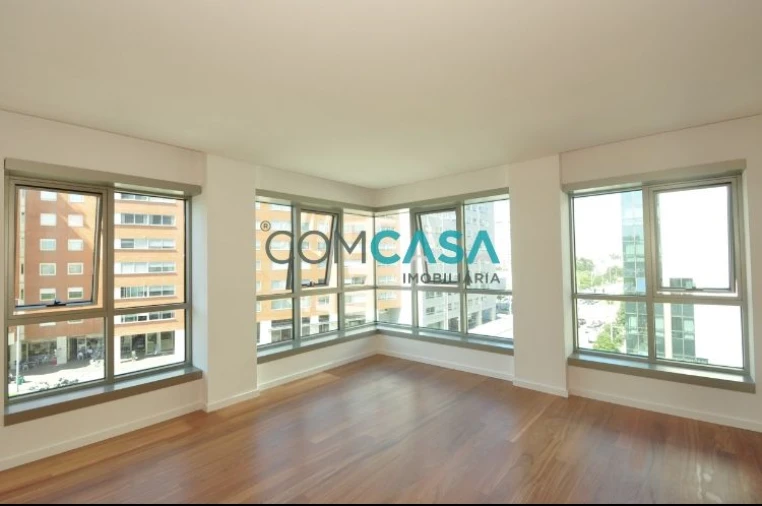 Apartamento T4 para Venda em Ramalde Foto 6