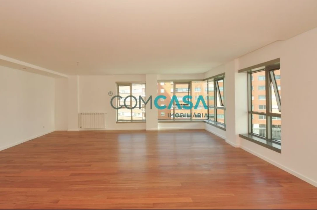 Apartamento T4 para Venda em Ramalde Foto 19