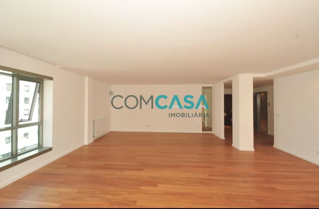 Apartamento T4 para Venda em Ramalde Foto 18