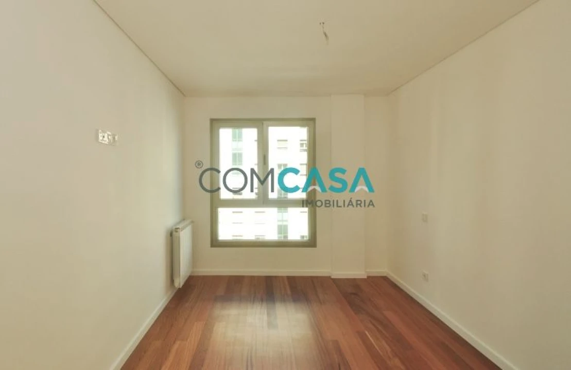 Apartamento T4 para Venda em Ramalde Foto 15