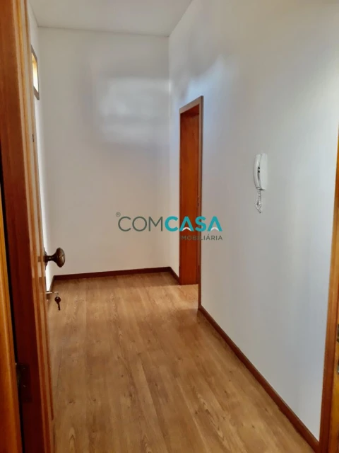 Loja para Arrendamento em Póvoa de Varzim, Beiriz e Argivai