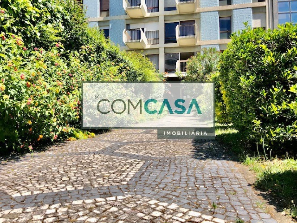 Apartamento T4 para Venda em Ramalde Foto 5