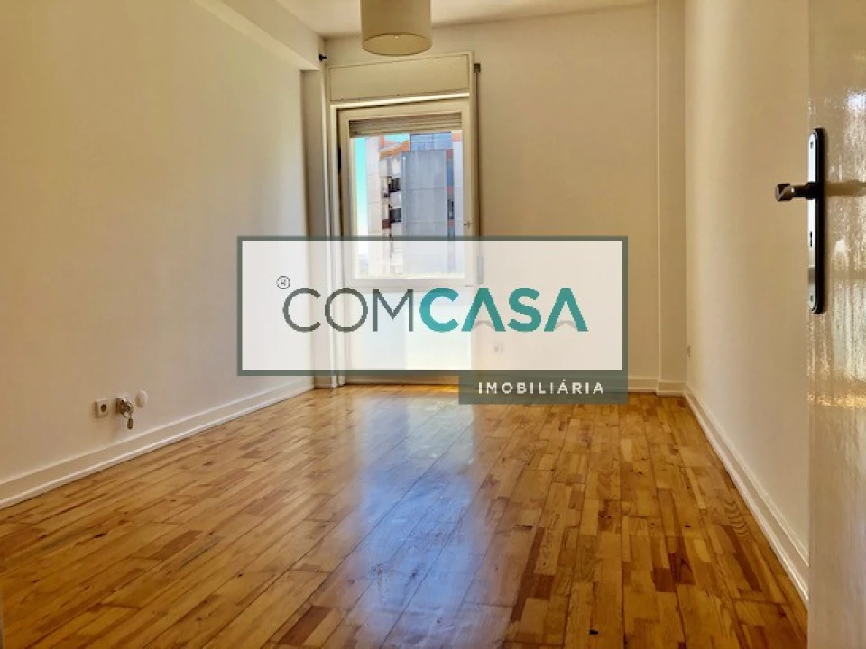 Apartamento T4 para Venda em Ramalde Foto 1