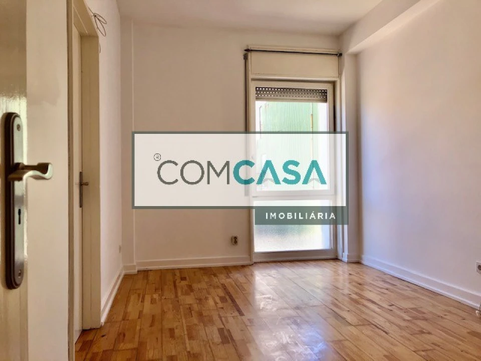 Apartamento T4 para Venda em Ramalde Foto 2