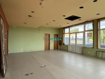 Loja para Arrendamento em Perafita, Lavra e Santa Cruz do Bispo
