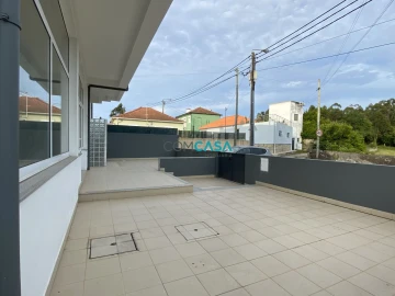 Loja para Arrendamento em Perafita, Lavra e Santa Cruz do Bispo