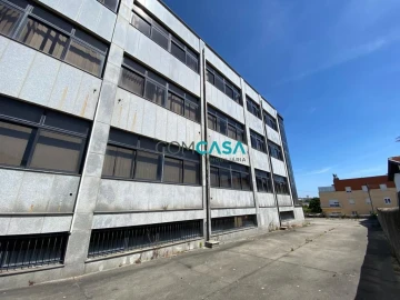 Loja para Arrendamento em Perafita, Lavra e Santa Cruz do Bispo