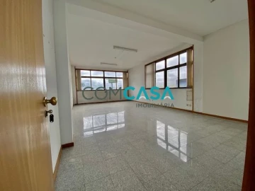 Loja para Arrendamento em Perafita, Lavra e Santa Cruz do Bispo