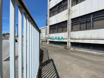 Loja para Arrendamento em Perafita, Lavra e Santa Cruz do Bispo