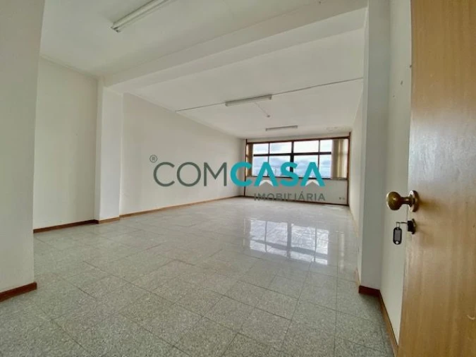 Loja para Arrendamento em Perafita, Lavra e Santa Cruz do Bispo Foto 9