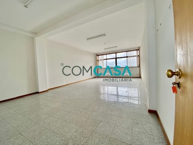 Loja para Arrendamento em Perafita, Lavra e Santa Cruz do Bispo Foto 6