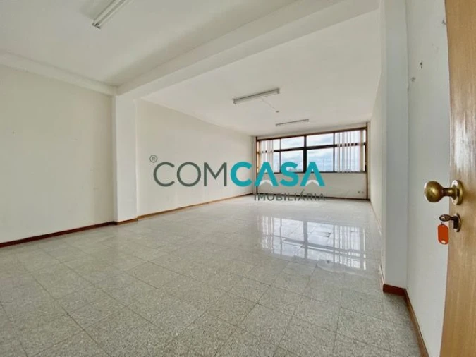 Loja para Arrendamento em Perafita, Lavra e Santa Cruz do Bispo Foto 7