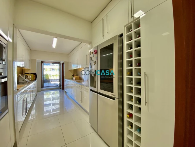 Apartamento T4 para Venda em Lordelo do Ouro e Massarelos Foto 15