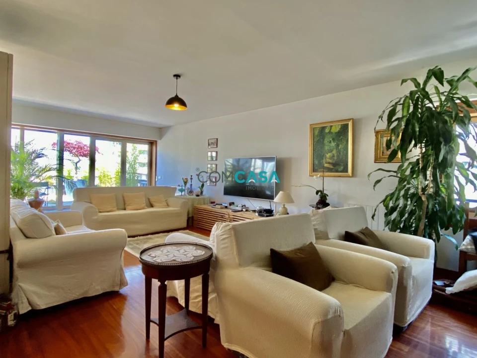 Apartamento T4 para Venda em Lordelo do Ouro e Massarelos Foto 3