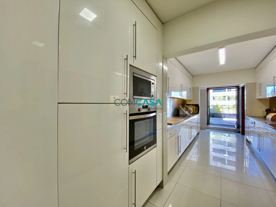 Apartamento T4 para Venda em Lordelo do Ouro e Massarelos Foto 14