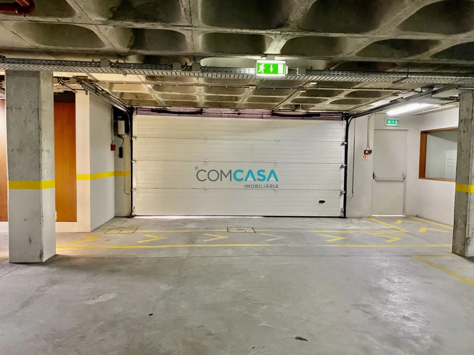 Apartamento T4 para Venda em Lordelo do Ouro e Massarelos Foto 19