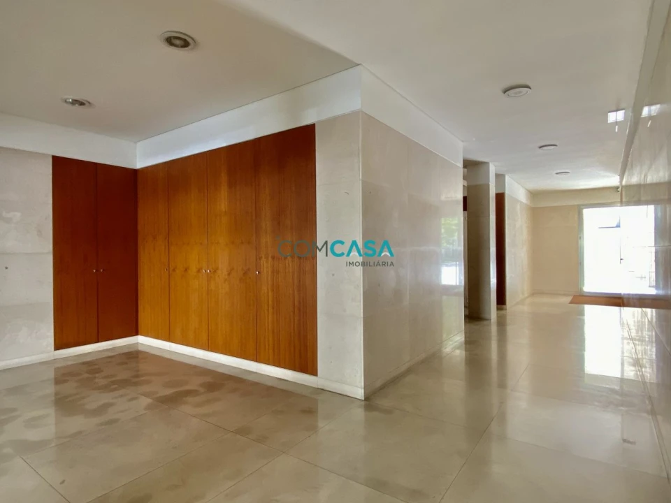 Apartamento T4 para Venda em Lordelo do Ouro e Massarelos Foto 23
