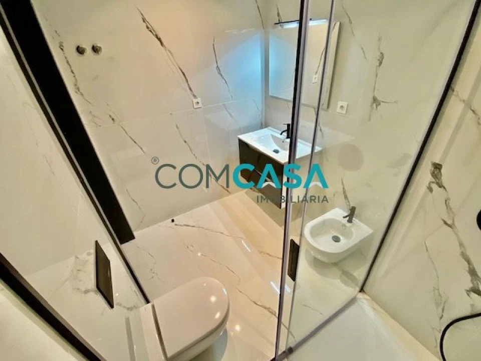 Apartamento T2 para Venda em Ramalde Foto 19