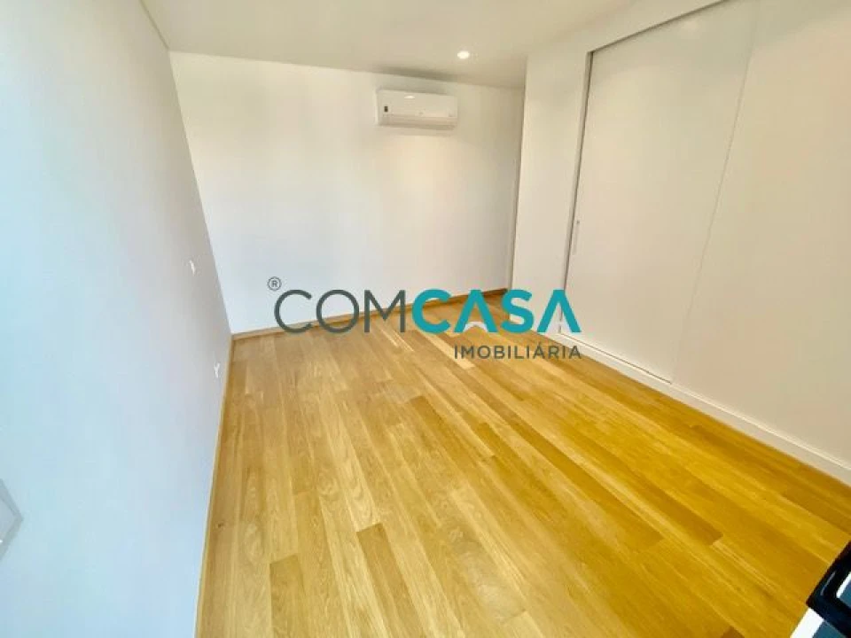 Apartamento T2 para Venda em Ramalde Foto 12