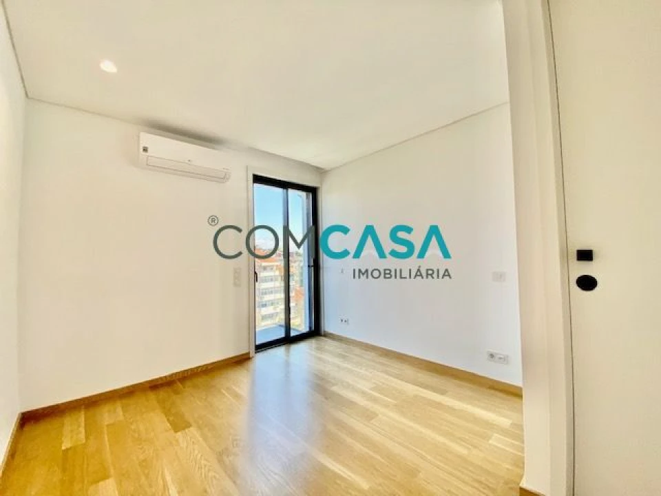 Apartamento T2 para Venda em Ramalde Foto 14