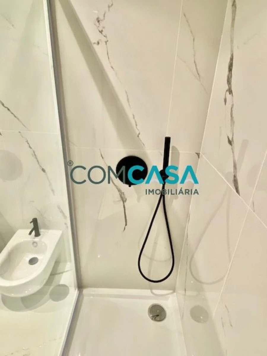 Apartamento T1 para Venda em Ramalde Foto 8