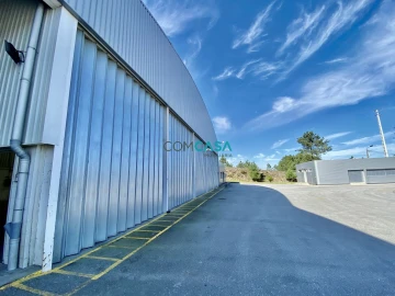 Loja para Arrendamento em Silvares, Pias, Nogueira e Alvarenga