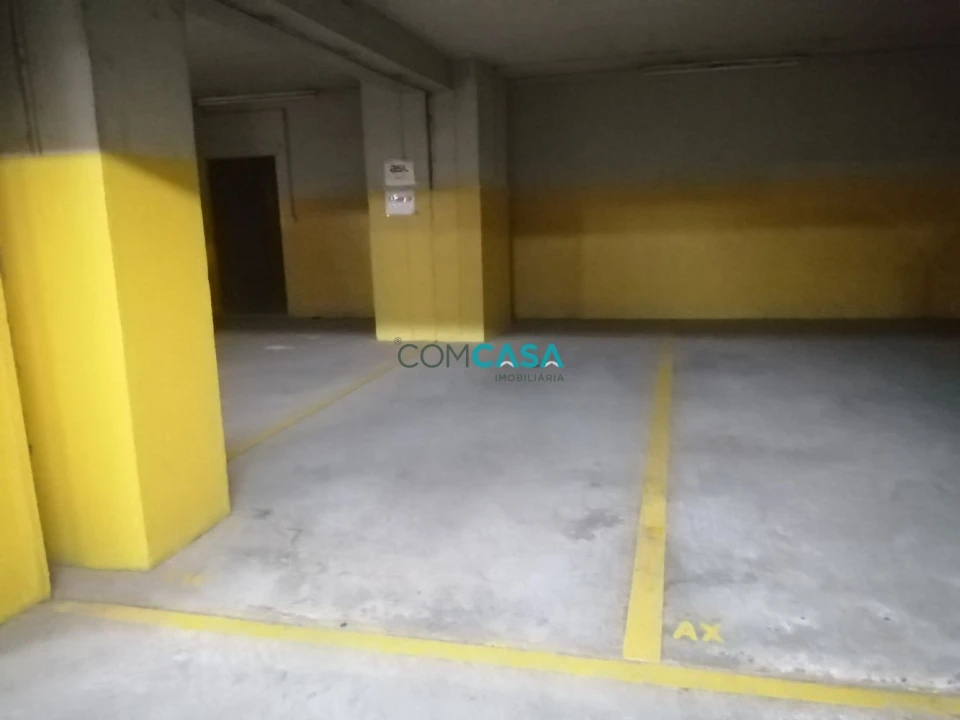 Garagem para Venda em Matosinhos e Leça da Palmeira Foto 4