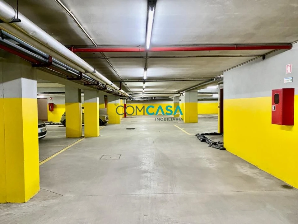 Garagem para Venda em Matosinhos e Leça da Palmeira Foto 2