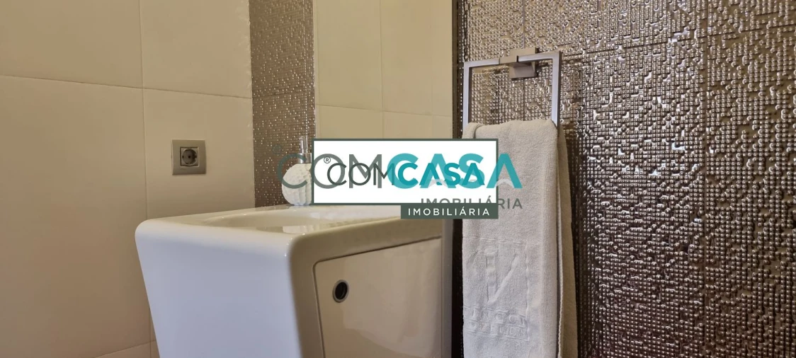 Moradia T4 para Venda em Gulpilhares e Valadares Foto 17