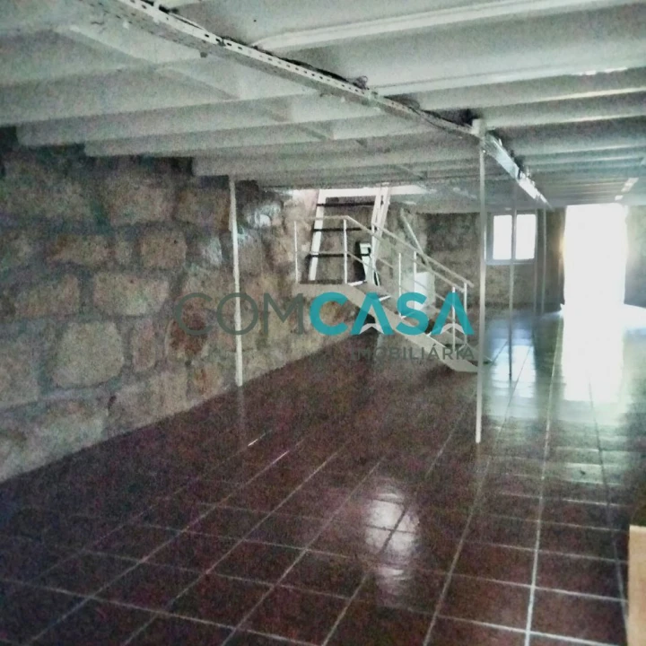 Loja para Arrendamento em Ramalde Foto 7