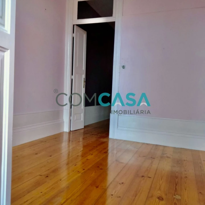 Loja para Arrendamento em Ramalde Foto 3