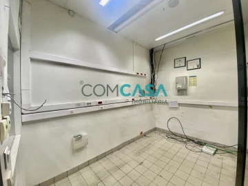 Loja para Arrendamento em São Mamede de Infesta e Senhora da Hora