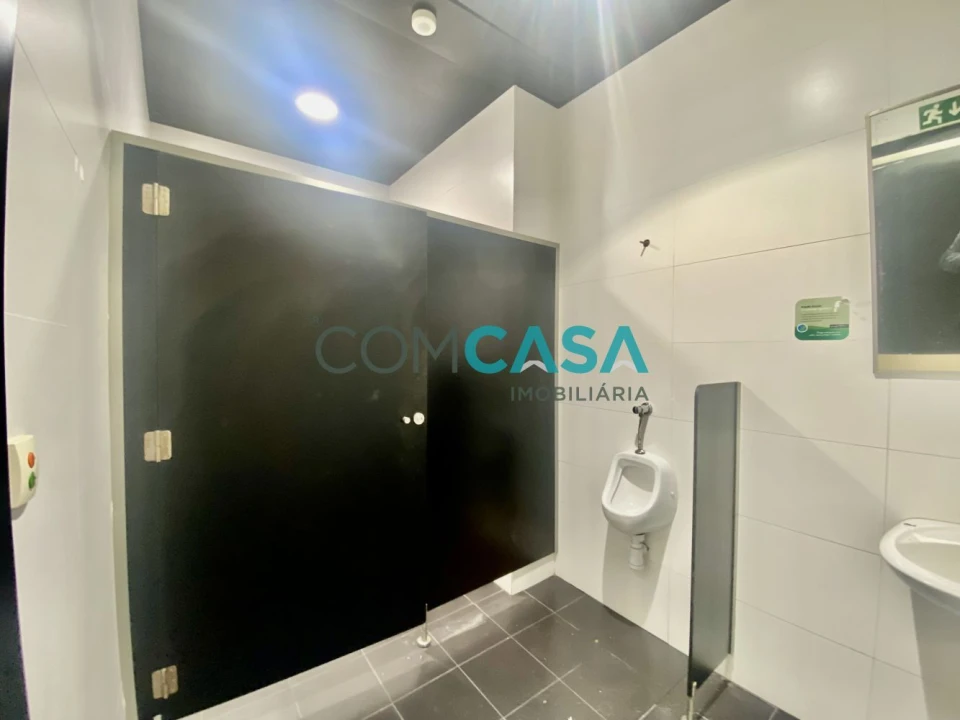 Loja para Arrendamento em São Mamede de Infesta e Senhora da Hora Foto 8