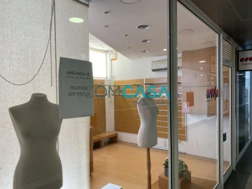 Loja para Arrendamento em Baguim do Monte (Rio Tinto)