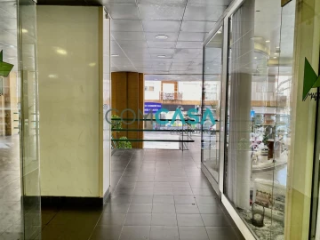 Loja para Arrendamento em Baguim do Monte (Rio Tinto)