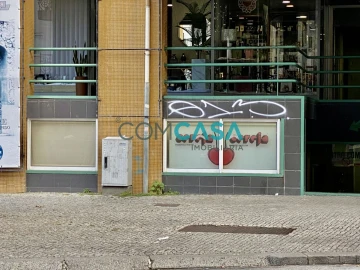 Loja para Arrendamento em Baguim do Monte (Rio Tinto)