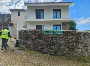 Moradia T2 para Venda em Carvalhais