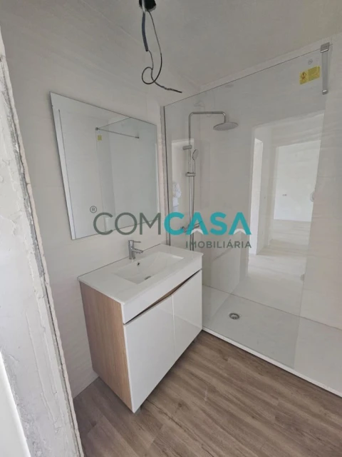 Moradia T2 para Venda em Carvalhais