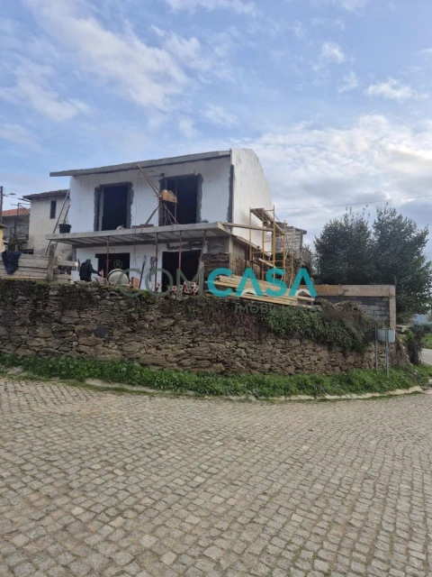 Moradia T2 para Venda em Carvalhais