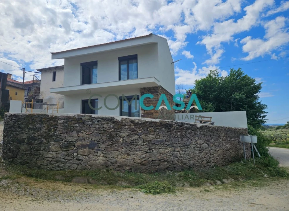 Moradia T2 para Venda em Carvalhais Foto 1