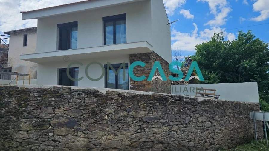 Moradia T2 para Venda em Carvalhais