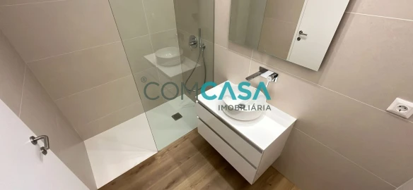 Apartamento T2 para Venda em Mafamude e Vilar do Paraíso
