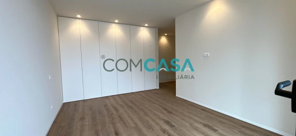 Apartamento T2 para Venda em Mafamude e Vilar do Paraíso