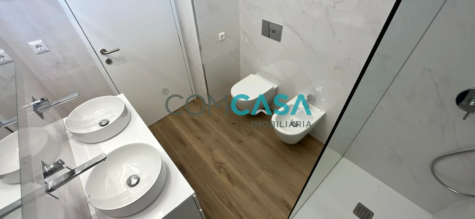 Apartamento T2 para Venda em Mafamude e Vilar do Paraíso Foto 21