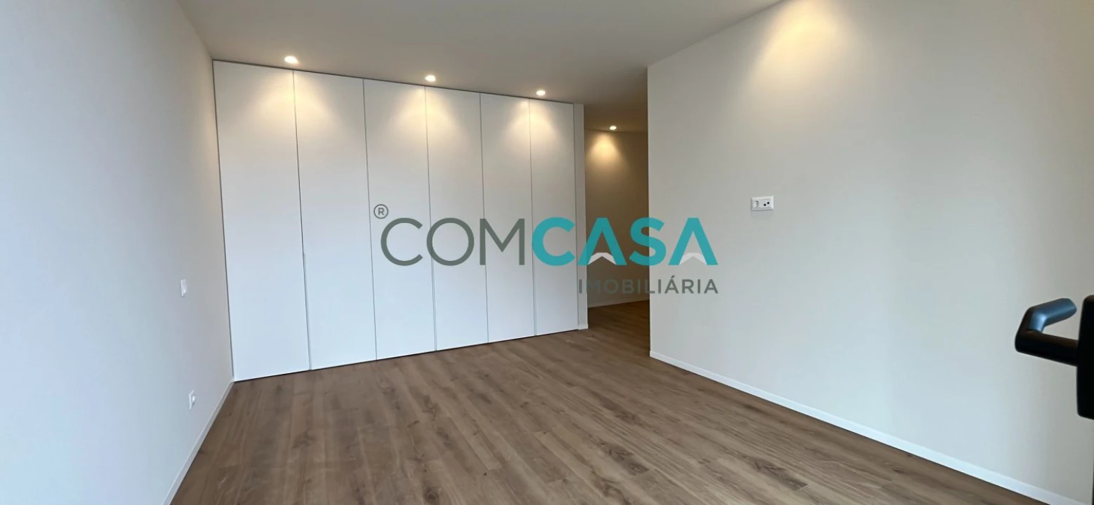 Apartamento T2 para Venda em Mafamude e Vilar do Paraíso Foto 25