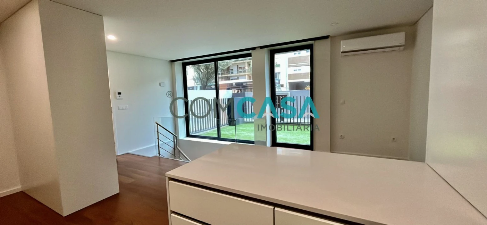 Apartamento T1 para Venda em Ramalde Foto 3